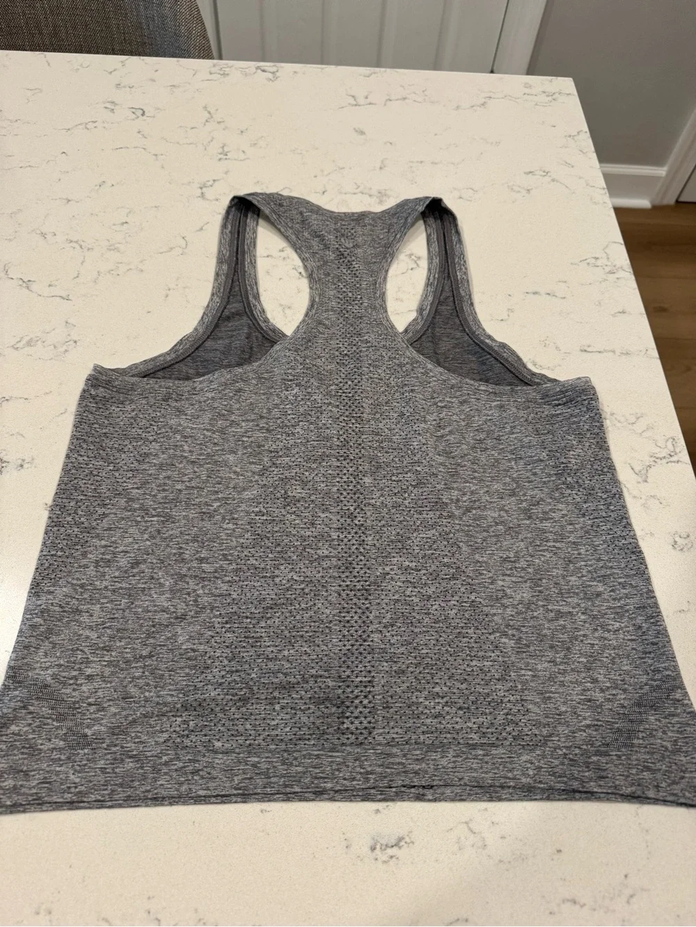 Like New Lululemon Swiftly Tech Racerback Tank Top 2.0 Waist Length - size 8